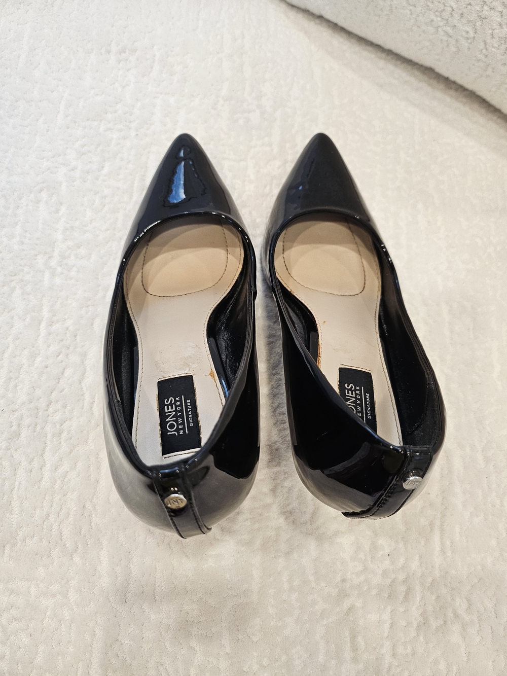Jones New York Black Patent Pointed Toe Pumps - Classic Gloss - Picture 8 of 10